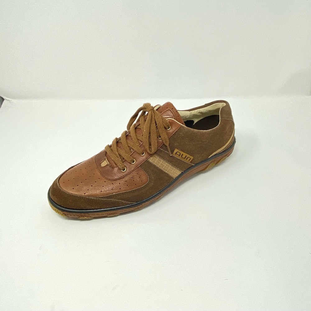 Auri Leather and Tan Shoes.